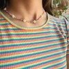 Anhänger Halsketten 2024 Neues süße Daisy Blume Farmed Perl Pearl Clavik Halskette geeignet für Mädchen Großhandel des Frühlings/Sommerschmuck Q240430
