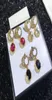 Женщины -дизайнеры Серьги с полной алмазом двойной буквы драгоценного камня подвеска, инкрустированной цветной хрустальной каменной серьгой свадьбы p3175993