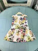 Luxury Girls Saia Summer Flower Printing Dress Tamanho de 100-150 cm Crianças roupas de grife de grife sem mangas