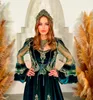 Elegancki łowca zielony indyk kaftan sukienki wieczorowe Tassel z koraliki złote koronkowe aplikacje Afgańskie arabskie dubaj długie rękawy na bal maturalny 2024 Kobiety formalne noszenie