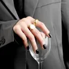Anillos de clúster livvy 2024 tendencia color plateado incrustaciones europeas con anillo de joyería de oro flujo de marea de moda retro abierta