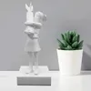 Objets décoratifs figurines bombarder Hugger Banksy Sculpture Modern Resin Sculpture Figurines Design Office Office Decor Home Decor Room Decoration Crafts T240