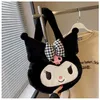 Vielseitige große Kapazitäts -Plüsch -Umhängetasche für die neue Kuromi -Handtasche von Frauen, lustige Cartoon -Tasche, Plüschspielzeug