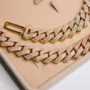 Hip -Hop -Rapper Cuban Chain 10k Gold 18 mm Breite Drei Zeilen Moissanite Vollfahrt Out Link Halskette