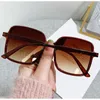 2024 Lunettes de soleil rectangle surdimensionnées Fashion Square Sun Sunshes Mens Classic Vintage Eyewear UV400 de Sol 240423