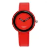 Montre-bracelets Fashion Women's Watchs Les dames en cuir regardent des femmes jeunes filles simples relogie féminino