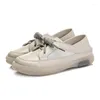 Scarpe casual lsxjk vera pelle piccole bianca 2024 mesh estiva a due fucili sneaker da donna a una pedale