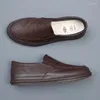 Chaussures décontractées 2024 hommes en cuir printemps automne milaises de style simple manche glisser sur un plat cool 8833