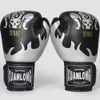 Guantes de boxeo de diseñadores Guantes profesionales para adultos que luchan contra la arena tailandesa Bolsas de arena de la arena Equipo de entrenamiento de niños Cubiertas de boxeo para hombres y mujeres