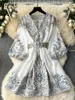 Robes décontractées Neploe Vintage V Neck Lantern Sleeve Robe Belt Print Slim Fit Elegant Moda Vestidos Single Breasted French Style Mujer