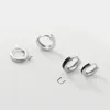 Boucles d'oreilles cerceaux Lavifam 925 Siltling Silver Simple Glue Black Blanc Glossy Circle Broute à oreilles courtes Huggies Small Ear Bijoux