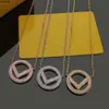 Europa Amerika Designer Modestijl Dames Women Gold/Silver/Rose Color Hardware gegraveerd F Letter Hollow Out Full Diamond Round Round Hanger Chain Necklace On1l