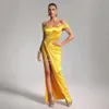 2024 Ins Neue Taille mit fester Farbe ein Line -Ausschnitt Schlitz Abend langes Kleid für Frauen