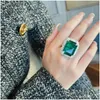 Solitaire Ring japanska och koreanska högkvalitativa Fashion Emerald -damer matchar alla födelsedagsfest lyxiga smycken gåva släpp leverans dh4j6