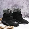 Stivali 2024 Elegante donna invernale Elegante neve in cima calda scarpe impermeabili anti-skid allineate al di fuori di calzature grigie nere scivolose casual