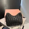 En çok satan crossbody çanta yeni% 85 fabrika evi için ev kırışıklık çantası, inci zinciri koltuk altı moda ve çok yönlü tek omuz crossbody çanta