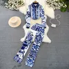 Deux pièces Robe Pison Bleu et Porcelaine Blanc Ensemble Falan Abèle Lapel à manches longues Chemises Pantalon Cropped Pantalage