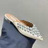 Slippers Spring Summer Flats Chaussures pour femmes Point Point Metal Ball Decor Half Slipper Greatin Great Ligne Mules Leisure