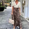 Saias Ladies 2024 LEOPARD PRIMEIRA MODA Long Women High Street Cisting Celace Belt Elegante Big Hem Half Dresses