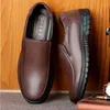 Chaussures décontractées en cuir authentique Brand Footwes Footwear non glip épaisses Sole Fashion Men de vache de haute qualité masculine de haute qualité