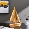 Objets décoratifs Figurines Luxury Golden Sailing Crafts Figurines Intérieur Extravagance Home Room Bureau Bureau Décor TV Cabinet DÉCOR DE RÉSIN
