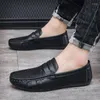Swobodne buty białe męskie wsuwane wygodne klasyczne mokasyny dla mężczyzn krokodyl