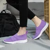 Chaussures de fitness baskets blanches pour femmes Vulcanize d'été Slip on Ladies Socks Trainers Femmes décontractées Chaussures 2024