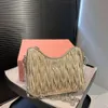 En çok satan crossbody çanta yeni% 85 fabrika evi için ev kırışıklık çantası, inci zinciri koltuk altı moda ve çok yönlü tek omuz crossbody çanta