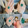 Solitaire Ring japanska och koreanska högkvalitativa Fashion Emerald -damer matchar alla födelsedagsfest lyxiga smycken gåva släpp leverans dh4j6