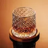 Tasse en verre de whisky rotatif rétro avec caboteur en bambou rotation de rotation de stress soulagement de stress vins agréables tasses de bar à la maison ustensiles 240430