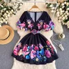 Basic Casual Kleider Sommer Bohemian Blume Kurzkleid Frauen V-Neck Puffhülle Blumendruck hoher Taille A-Line Belt Holiday Boho Mini Vestidos 2024