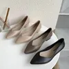 Buty zwykłe Niski obcasy Elegancki damski obuwie normalne skórzane czarne damskie biuro palców na but promocyjny 39 y2k Chic Slip