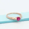 Обручальные кольца блестящие легкие роскошные роскошные розовое золото инкрустировано круглым красным драгоценным камнем для женщин Высокие элегантные украшения