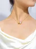 Colliers pendentifs Collier en acier inoxydable de style en inoxydable avec fausse perle brillante adaptée aux vêtements quotidiens des femmes
