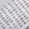 Lotti di massa 50pcs Antico Multi-Stili Silver Mescola Anello per donne Anello di dito della moda Flower Vintage Gioielli retrò 240416