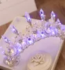 2017 Nuovo barocco a mano fatte a mano Tiara Women Crystal Floral Chiepers perle Rhinestone Light Crowns Accessori per capelli da sposa HG126 S7262000