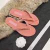 Damesontwerper Flat Sandals Pure Black Velvet Lederen Flip-Flops Dunne Band Sandalen Maat 35-41 met Dust Bag Paris Luxury Slippers Glaasjes met diamantgeik