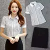 T-shirt féminin Femmes Spring / Summer Style Murffon Shirt Womens Elegant Courte à manches Bouton à manches Stripe Corée Top core SP242L2405