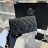 Portefeuilles Elegant Female Femme's 20cm Caviar Leather Chain Wallet, Gold Hardware, Matelasse Crossbody Sac avec portefeuille de cartes