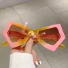 Lunettes de soleil Kammpt Butterfly Cat Eye 2024 dans Fashion Candy Color Gradient Femmes Nombres Élégants Cornifères de Brand Original Eyewear