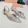 우아한 로우 힐 럭셔리 디자인 샌들 여성 모조 다이아몬드 장식 뾰족한 발가락 팁 슬링 백 캐주얼 가죽 장식 파티 드레스 신발