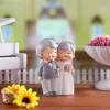 Miniaturen Parren Wedding Statue Ouderliggend jubileum Figurine Figurines Toppers Grootouders houden van sculptuur Taarten eeuwen oude ouders de bruid