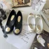 Chanelllies Strap Channeaux de ballet Loafer Bow Flats Robe Back Chaussures Interloquer C Bowknot Ballerina Lady Girls Fashion Paris Sandale en cuir Plats Tlines White Bla