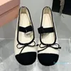 Yuvarlak Toe Tatlı Kadın Bale Düz Ayakkabı Pist Klasik Tasarımcı Yün Örgü El yapımı Düz ​​Güzel Yay Knot Dekoru Kadın Dışarıda Yürüyüş