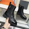 Kanales 2023 Designerschuhe Neue erste Schicht Boots Cowhide High Top -Schuhe gebundener runder Kopf Dicke Sohle Freizeitschuhe Tide Martin Boots Europäische Station J47V