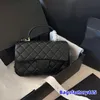 Chanei Women Mini Luxury Designer Crossbodybodbody Bag Classic Totes Hardware Retro Evening Shopping Handsbag Trend Claking Suises de cartes SAC