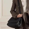 Sacs à main de concepteur sac de haute qualité Cow Hide Row Commuter Sac de facteur de grande capacité avec un nouveau flip top simple épaule le Sting Cross Body Womens