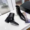 Canalise bottes chaussures de créateur 2023 Nouvelles chaussures de haut en haut à vaches à vaches coiffées liées à la tête rond épaisse semelle décontractée bottines martin bottes européennes TOW0