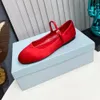 Spring Autumn Loafers Fashion Women Silver Leather Casual Slip On Shoes Brand Deigner Female Round Toe Daddy Shoes Nya skor