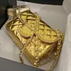 10a Moda Çantaları Tasarımcı Vücut Çanta Çanta Klasik Deri Yıldız Flep Canse Patent Altın Metal Donanım 19cm Kadınlar Akşam Parlak L Mixi